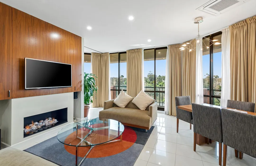 Amora Herencia Riverwalk Melbourne-1